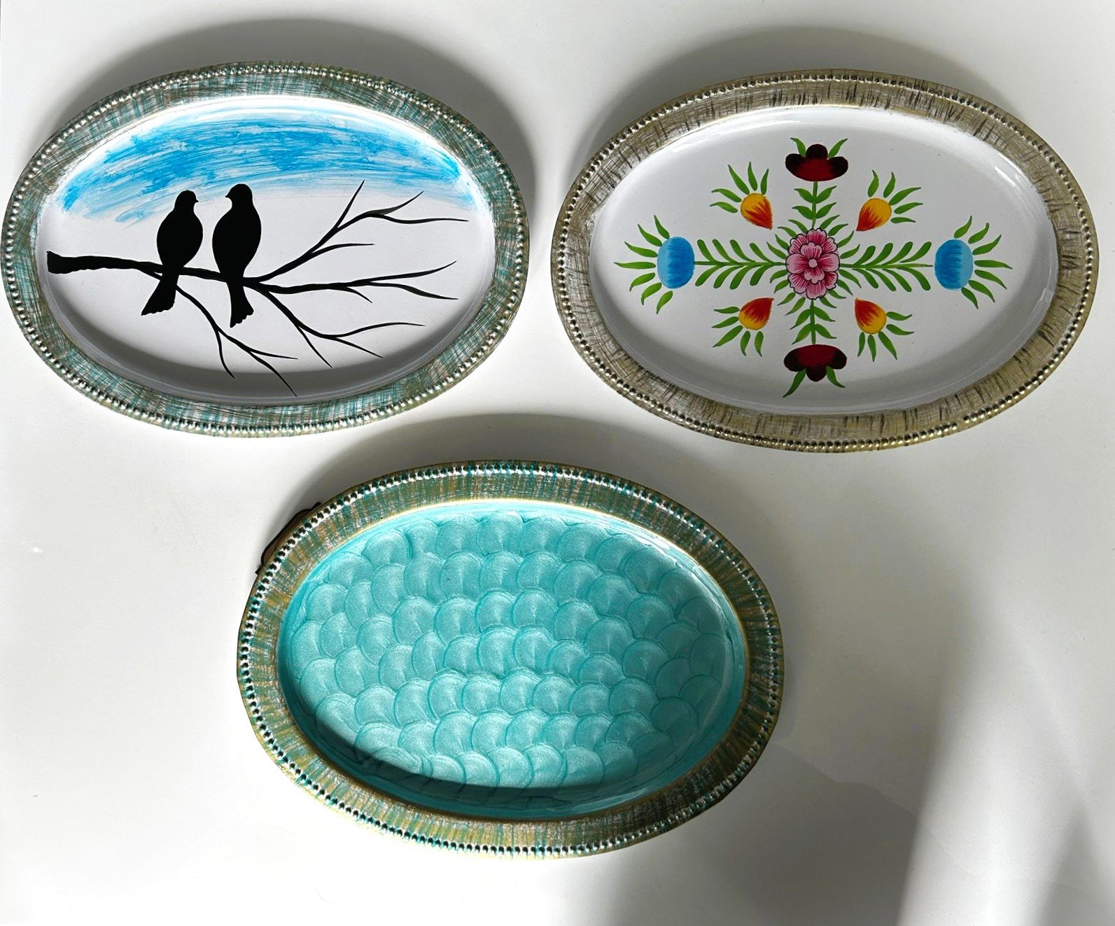 Hand-painted Metal Tray / Wall decor plate - Oval